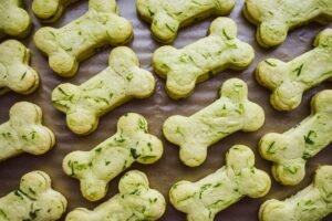 Vegan Zucchini & Parsley Biscuits – The Breath-Freshening Treat for Your Dog