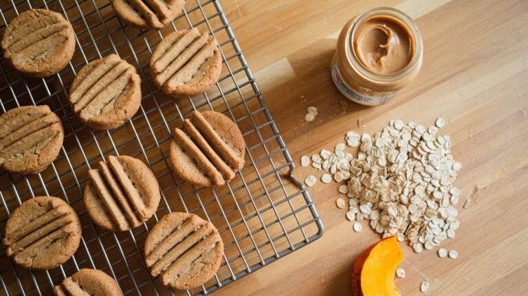 4-Ingredient Peanut Butter Dog Cookies: Easy & Delicious