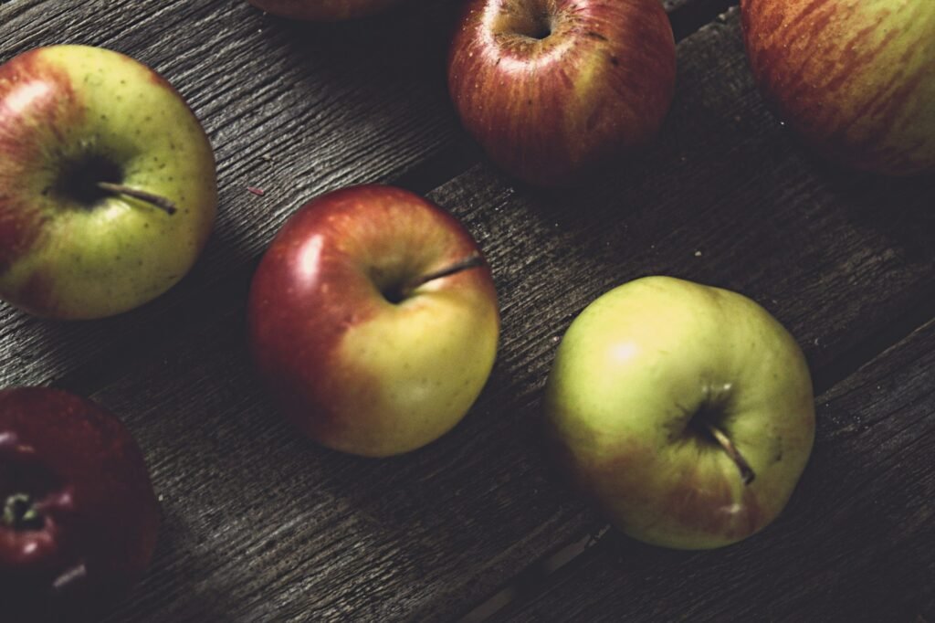 Can Dogs Eat Apples? - Smart Dog Learning