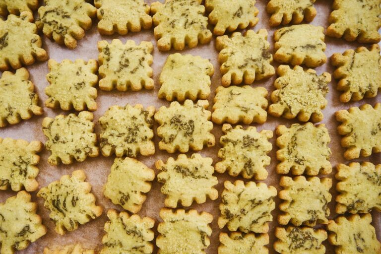 5-Ingredient Spinach and Cheese Biscuits: A Savory Snack Your Dog Will Go Nuts For