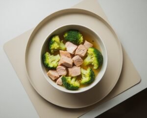 Diced Chicken Thigh & Broccoli Bite: A Nutritious, Easy-to-Make Treat for Cats and Dogs