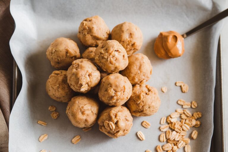 Peanut Butter Dog Treats (Balls) That Make Tails Wag Like Crazy — 5 Minutes, 5 Ingredients, Zero Nonsense
