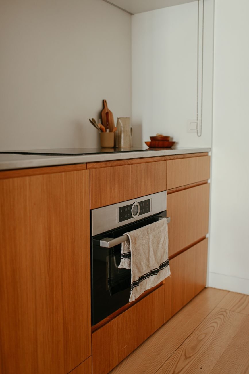 Kitchen cabinets with a lower open nook